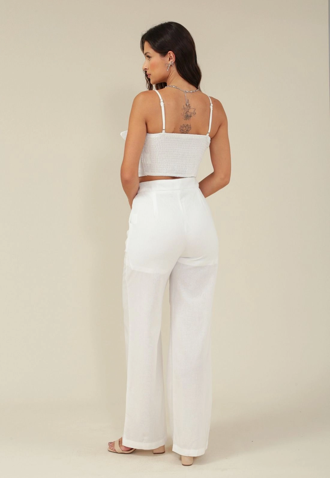Calça Wide Leg Com Bolso Faca  Em Linho