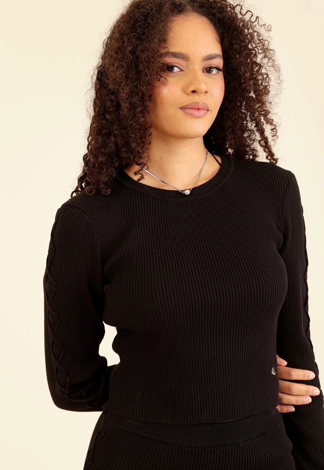Blusa Tricô Manga Longa Com Trançado Na Manga