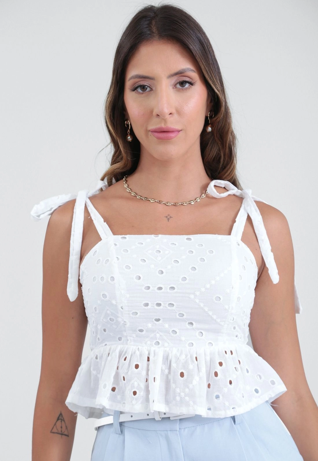 Blusa Em Laise Com Peplum Alça Laço