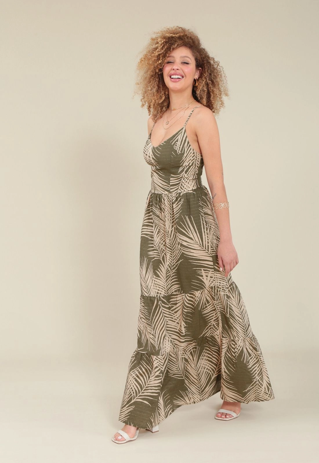 Vestido Longo Em Viscose Com Com Alça Estampa Folhagem Lurex