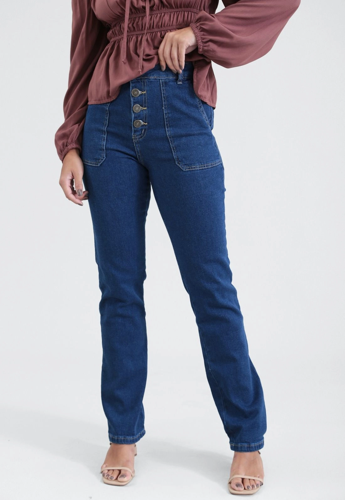 Calça Jeans Com Lycra E Botões