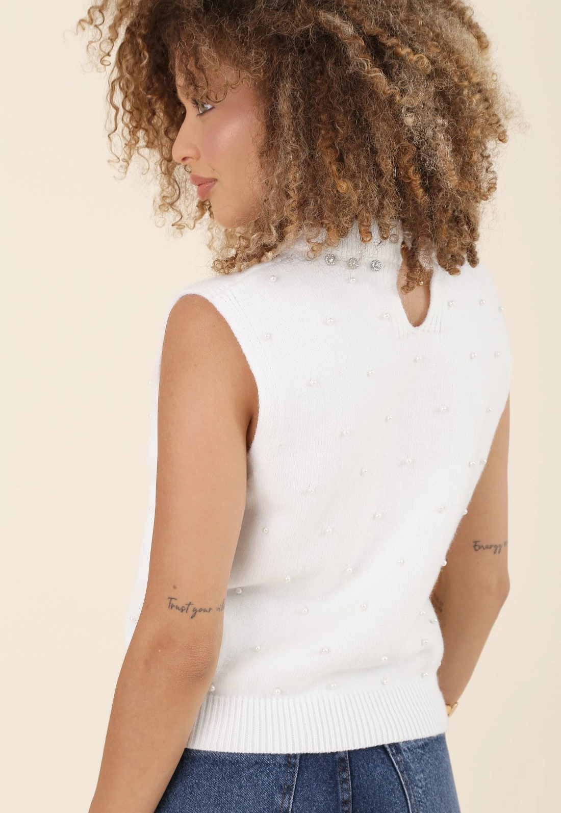 Blusa Tricô Sem Manga Com Strass e Pérolas