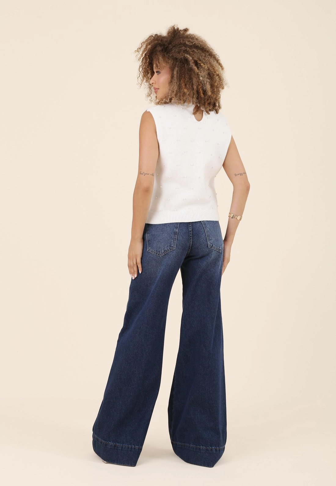 Blusa Tricô Sem Manga Com Strass e Pérolas