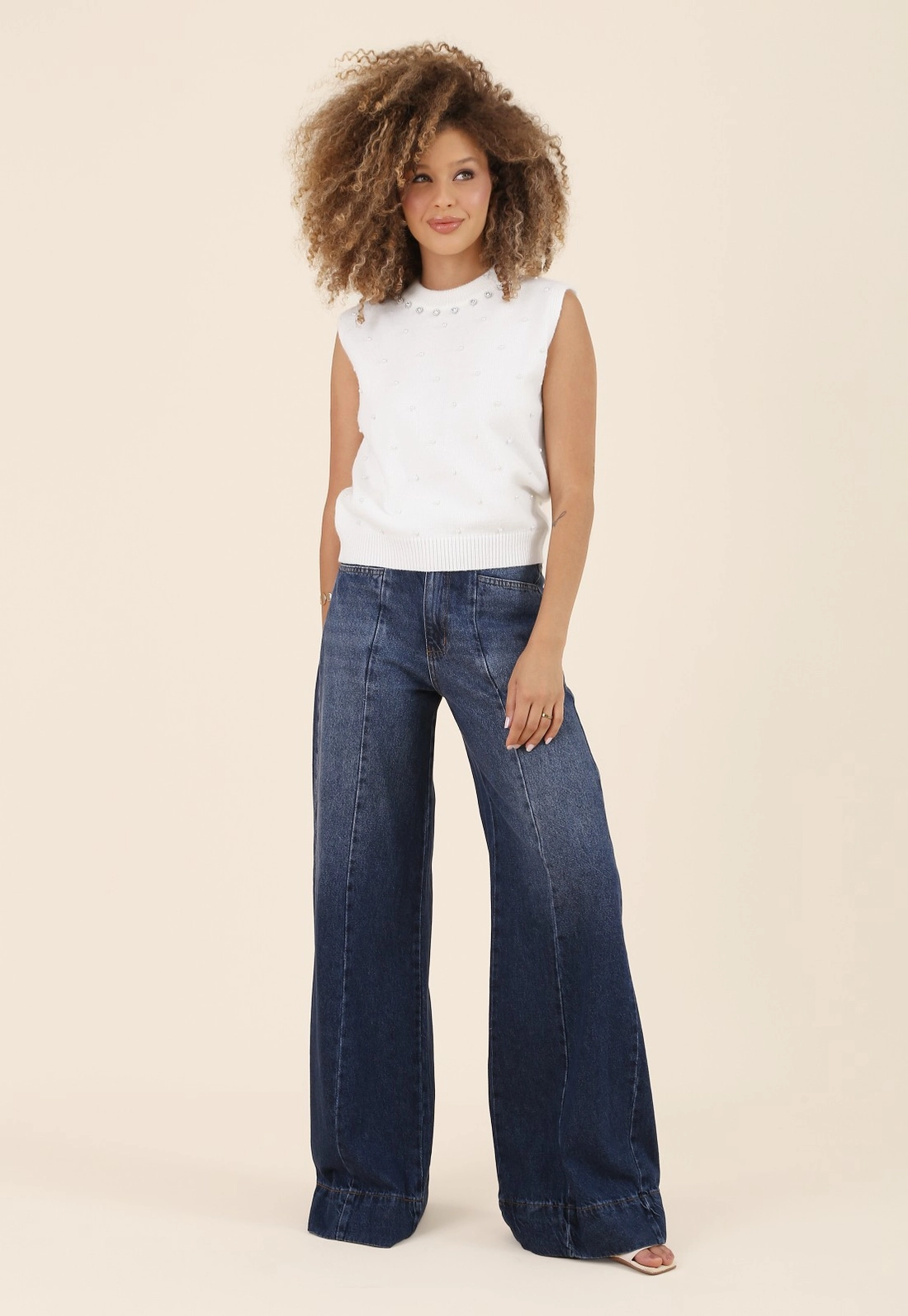 Blusa Tricô Sem Manga Com Strass e Pérolas
