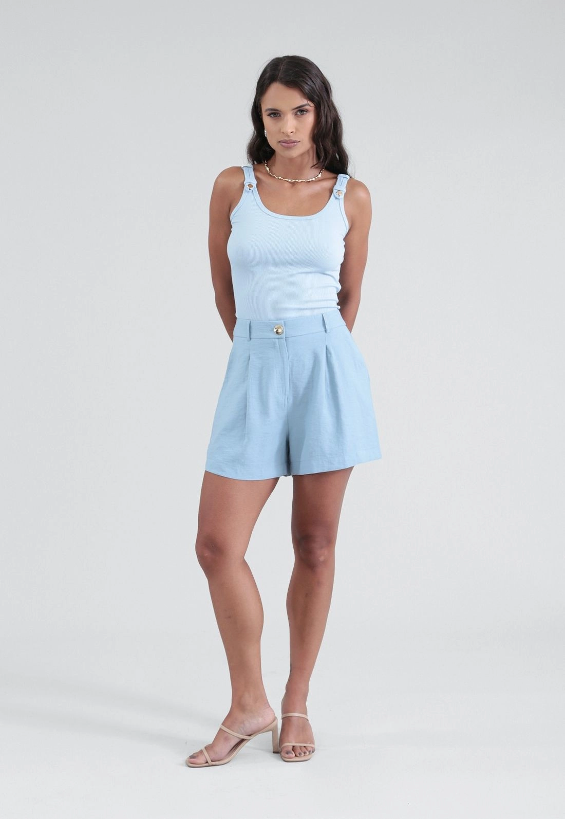 Short Em Alfaiataria Com Pregas E Bolso