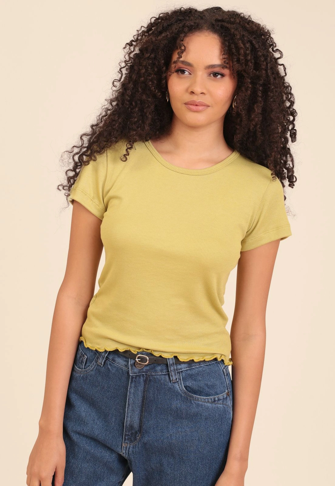 Blusa Em Ribana Manga Curta Com Frufru