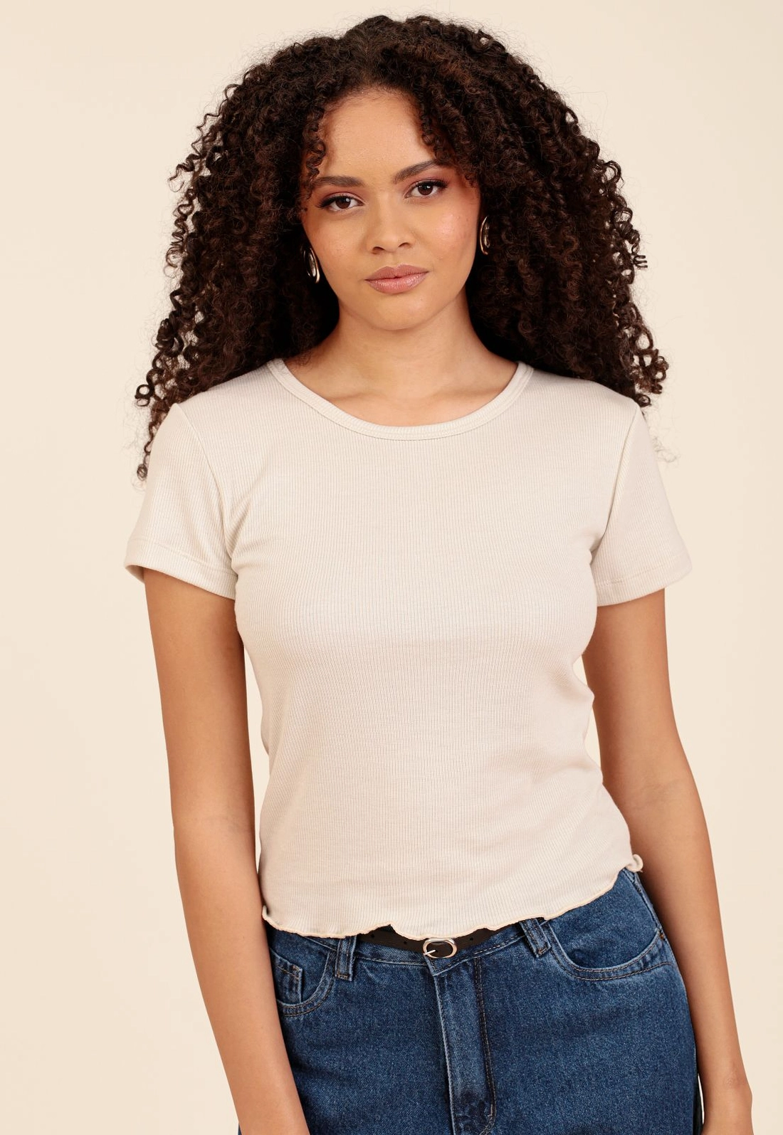 Blusa Em Ribana Manga Curta Com Frufru