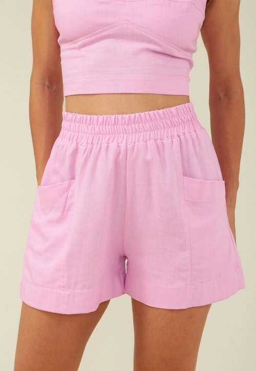 Short Em Linho Com Recorte E Bolso