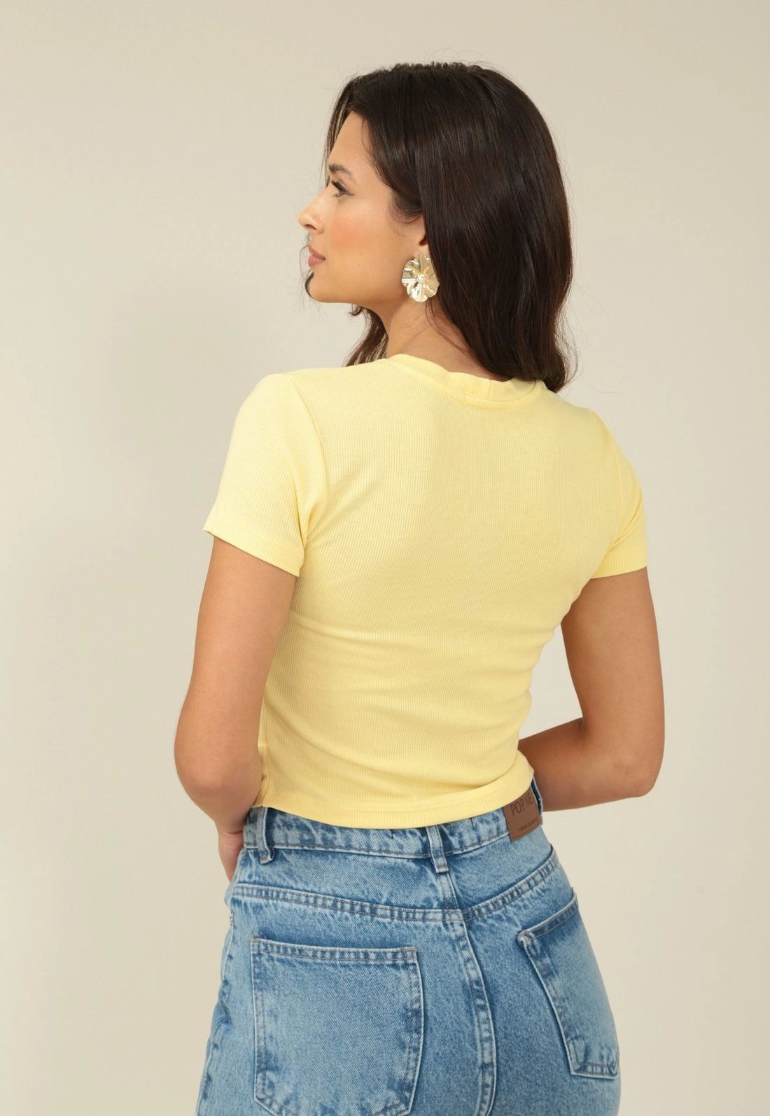 Blusa Em Ribana Manga Curta Com Recorte E Transpasse Barra
