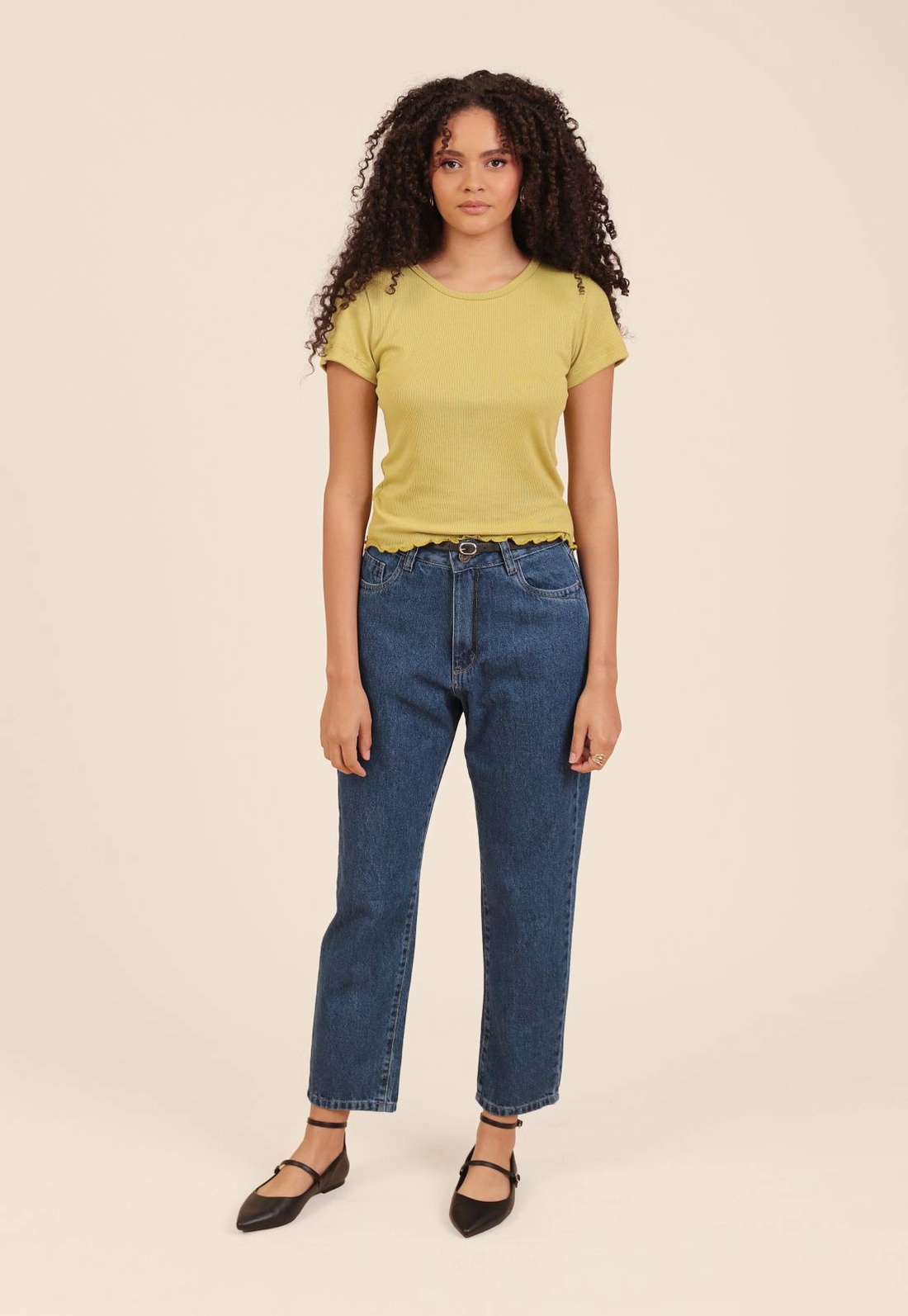Calça Jeans Mom Com Cinto
