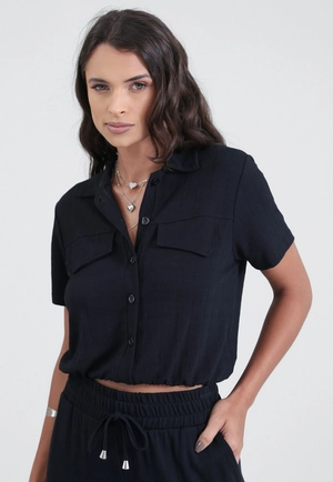 Camisa Em Malha Texturizada Manga Curta Com Elástico Barra