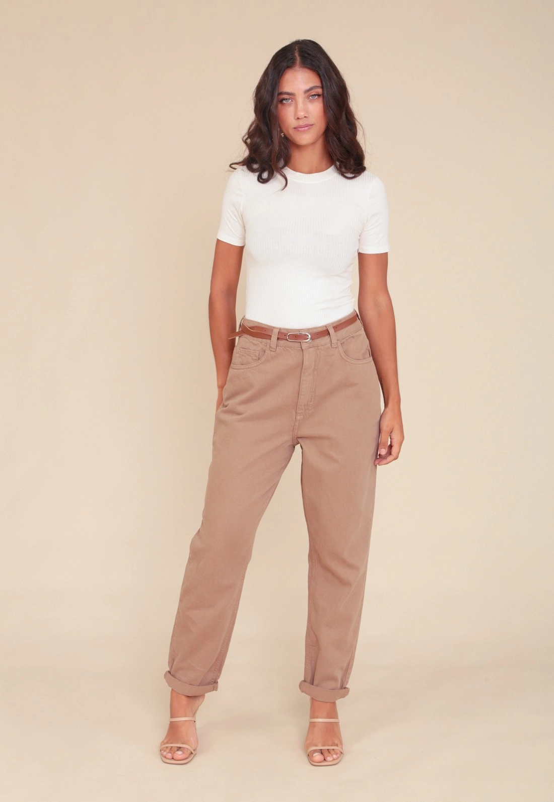 Calça Sarja Mom Com Cinto