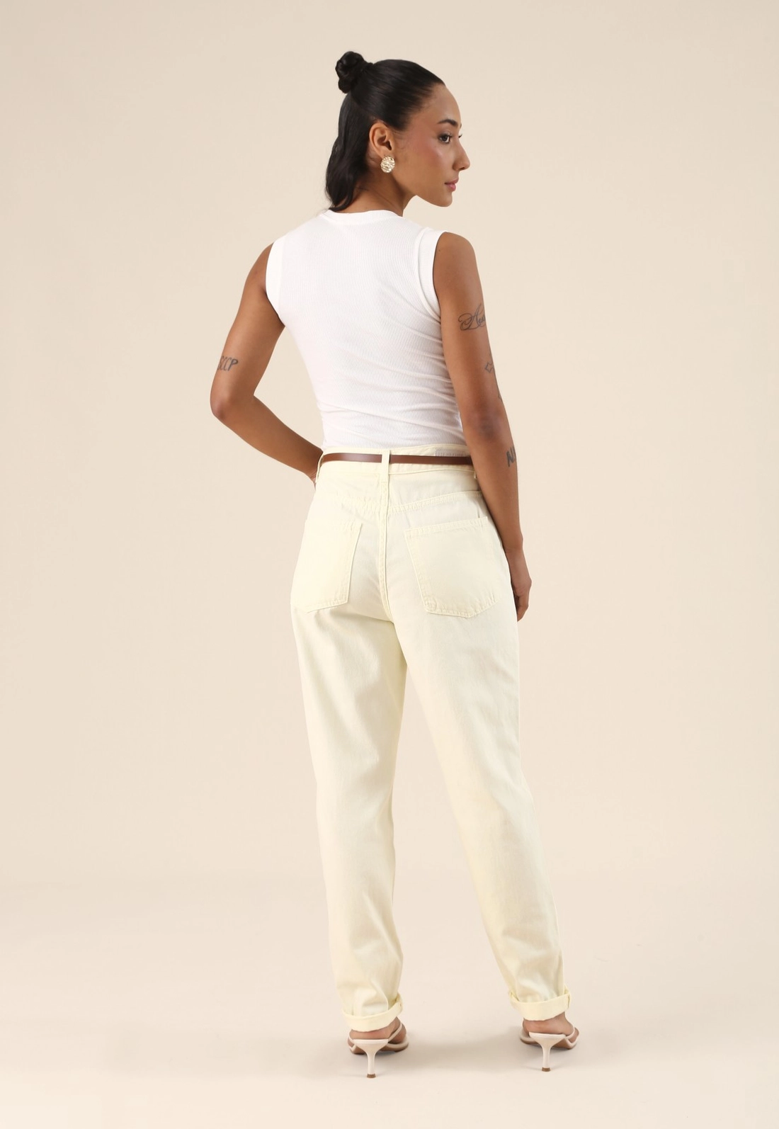 Calça Sarja Mom Com Cinto