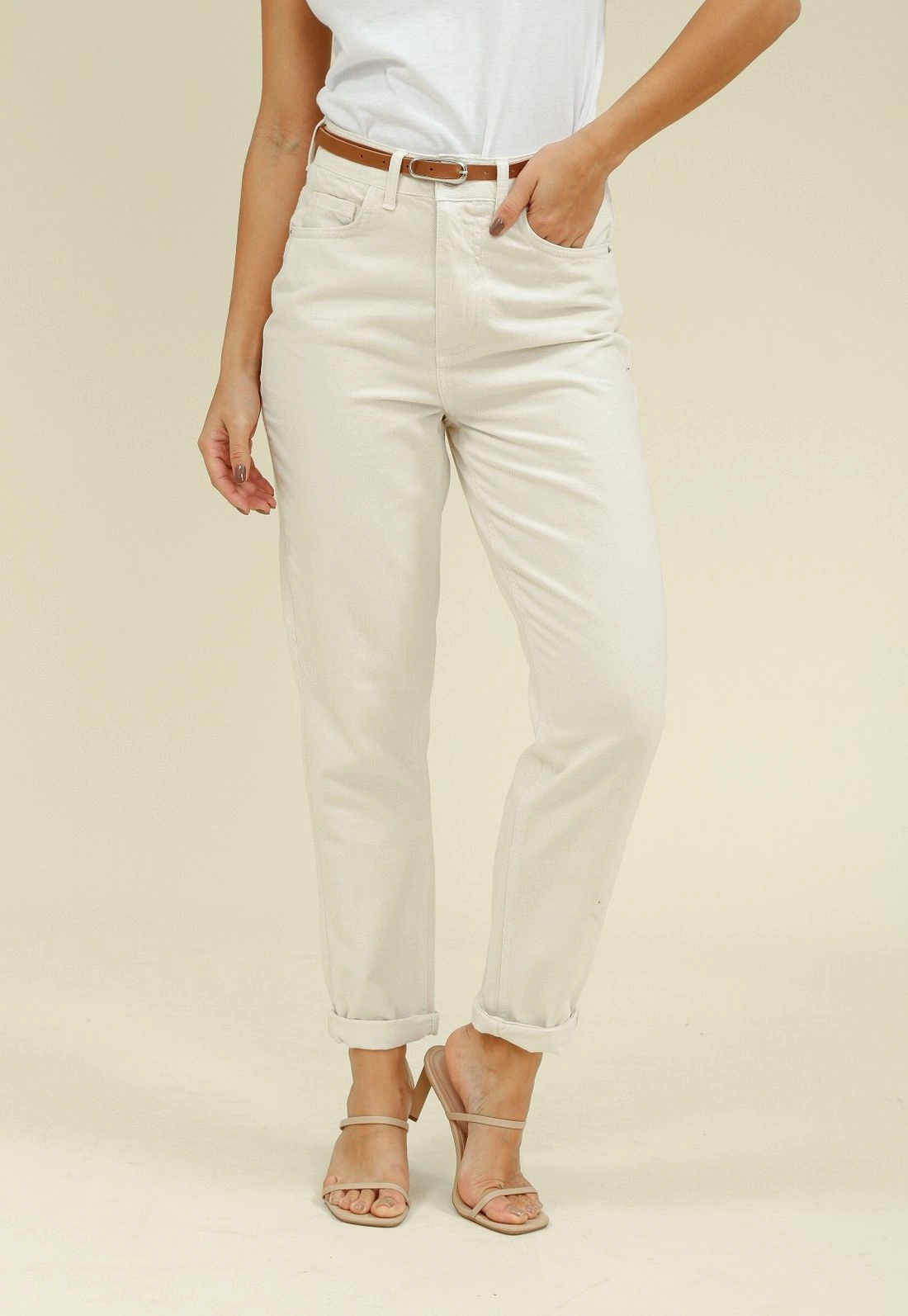 Calça Sarja Mom Com Cinto