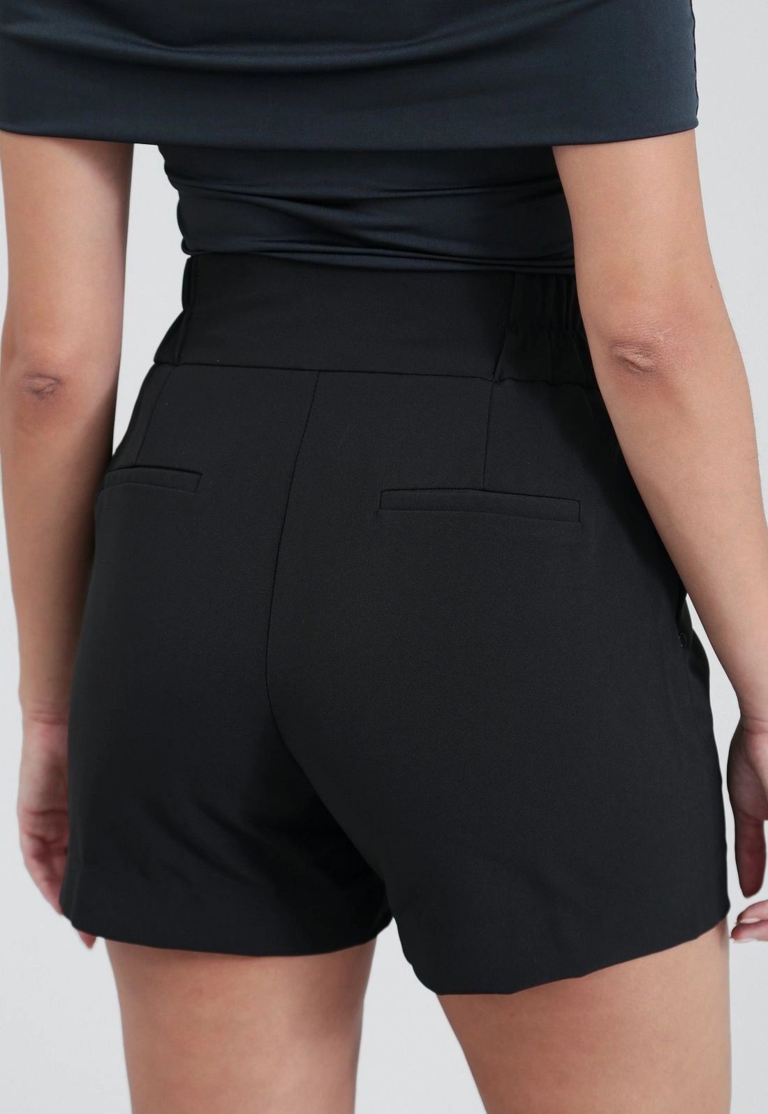Short Em Alfaiataria Elástico Lateral