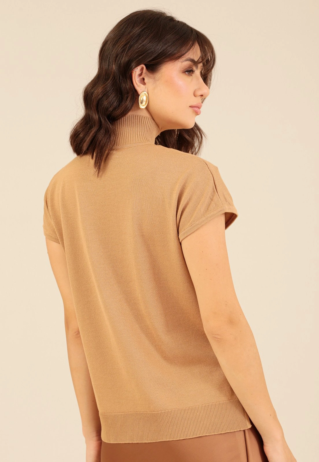 Blusa Tricô Manga Curta Gola Alta