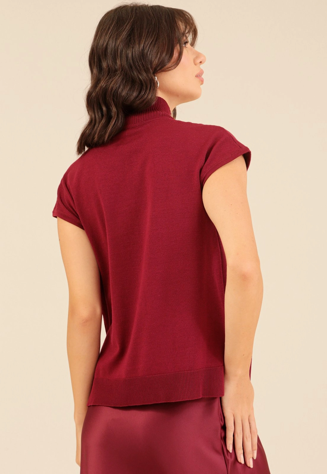 Blusa Tricô Manga Curta Gola Alta