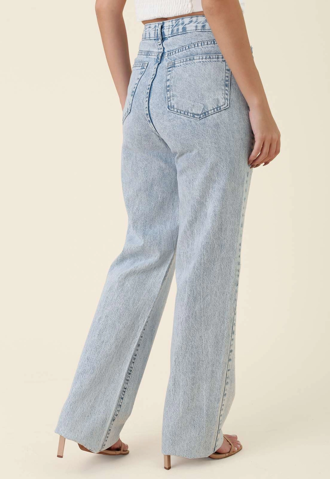 Calça Jeans Reta Com Strass Azul Claro