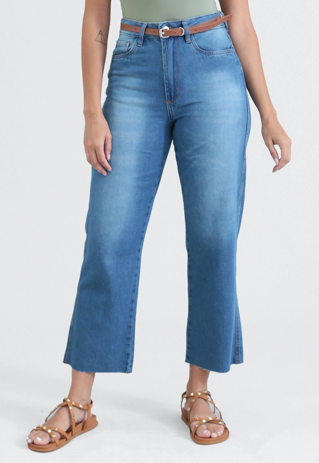 Calça Jeans Cropped Com Cinto