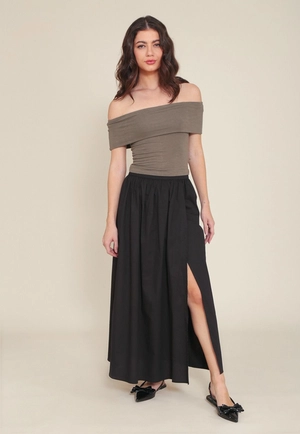 Saia Midi Em Tricoline Com Bolso Transpasse E Fenda