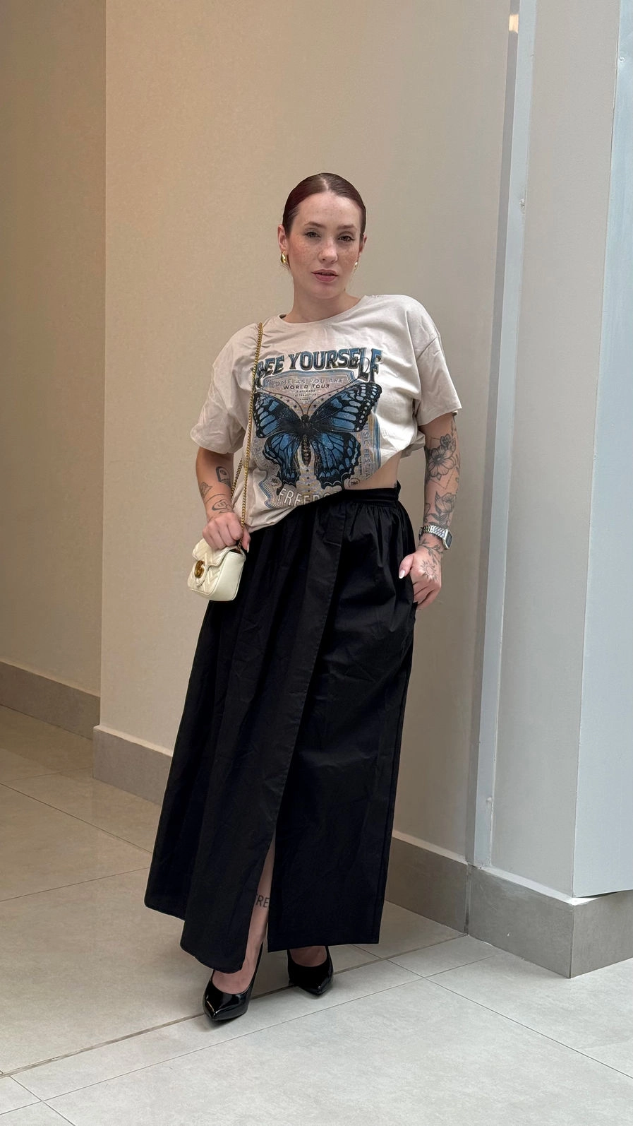 Saia Midi Em Tricoline Com Bolso Transpasse E Fenda