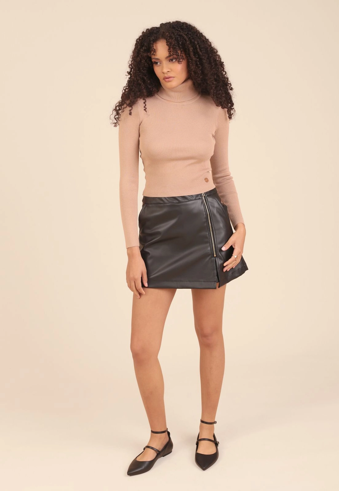 Blusa Cropped Trico Manga Longa Gola Alta