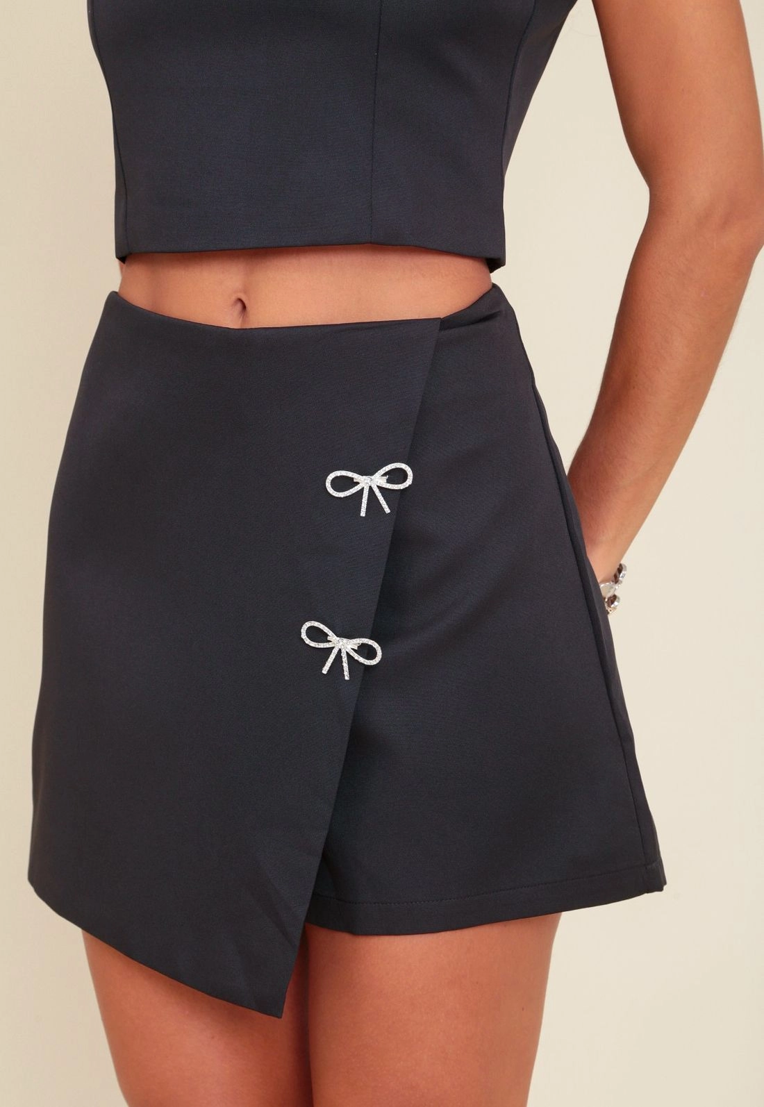 Short Saia  Alfaiataria Com Aplique Laço
