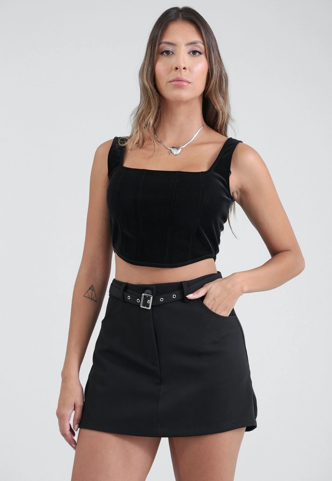 Cropped Corset Em PU Aveludado Estampa Cobra