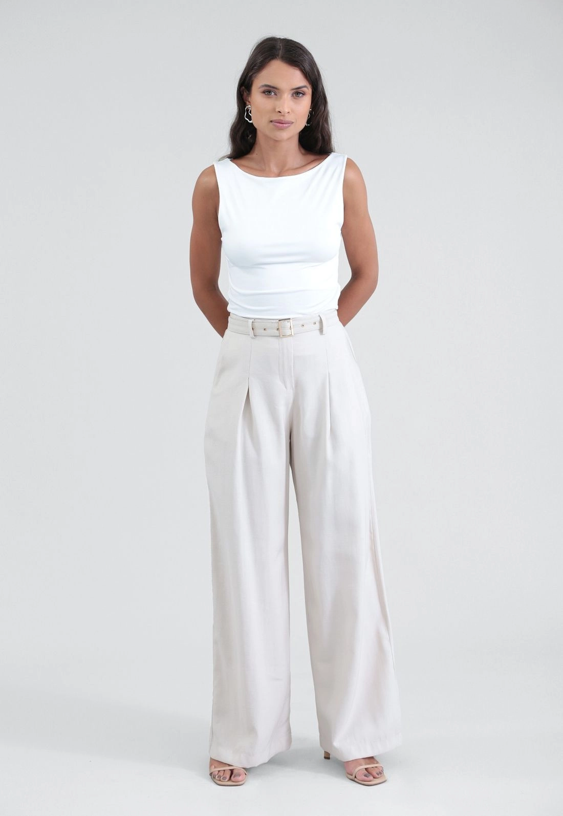 Blusa Malha Sem Manga Decote Canoa