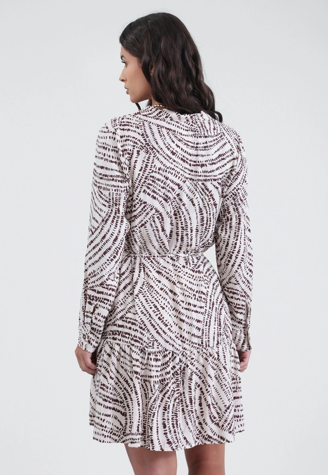 Vestido Chemise Curto Manga Longa Em Viscose Estampada