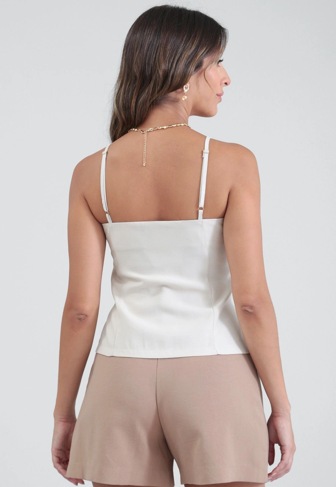 Blusa Com Alças E Botões Em Alfaiataria