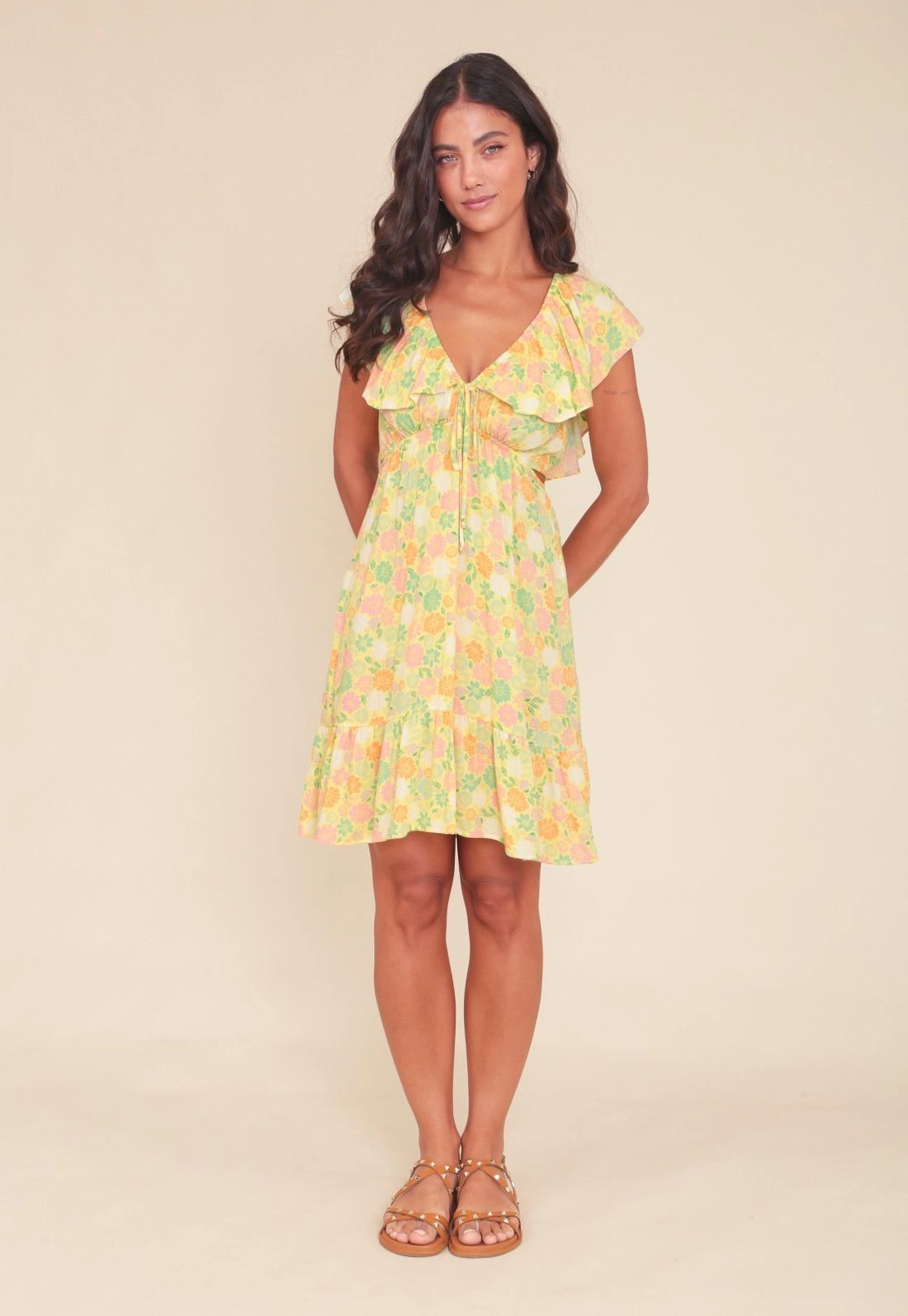 Vestido Curto Em Viscose Sem Mangas Com Babados Estampa Flowers