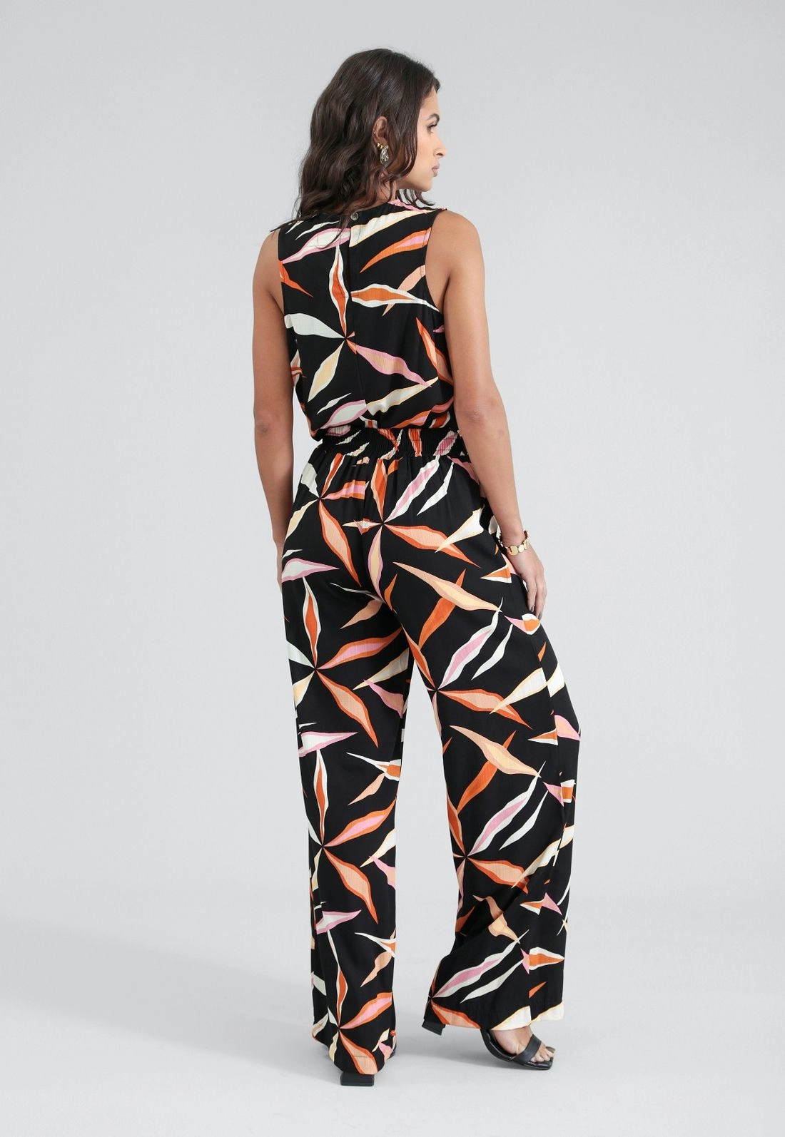 Calça Wide Leg Em Viscose Estampa Folhagens Color