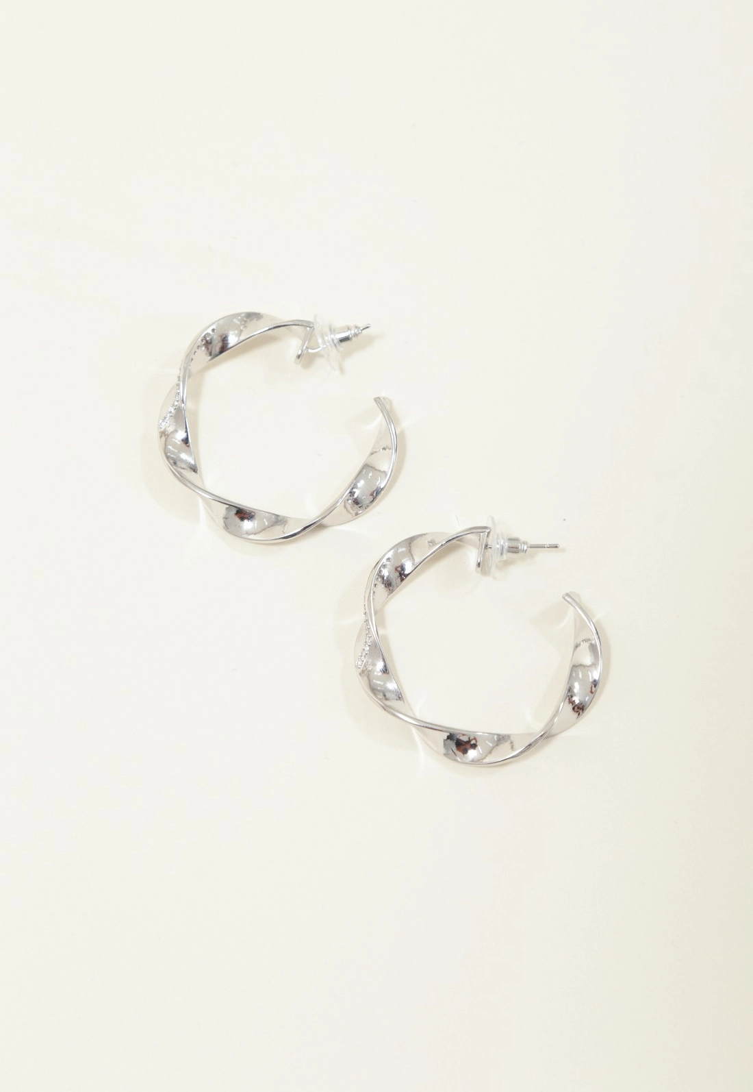 Brinco Argola Torcida Com Strass
