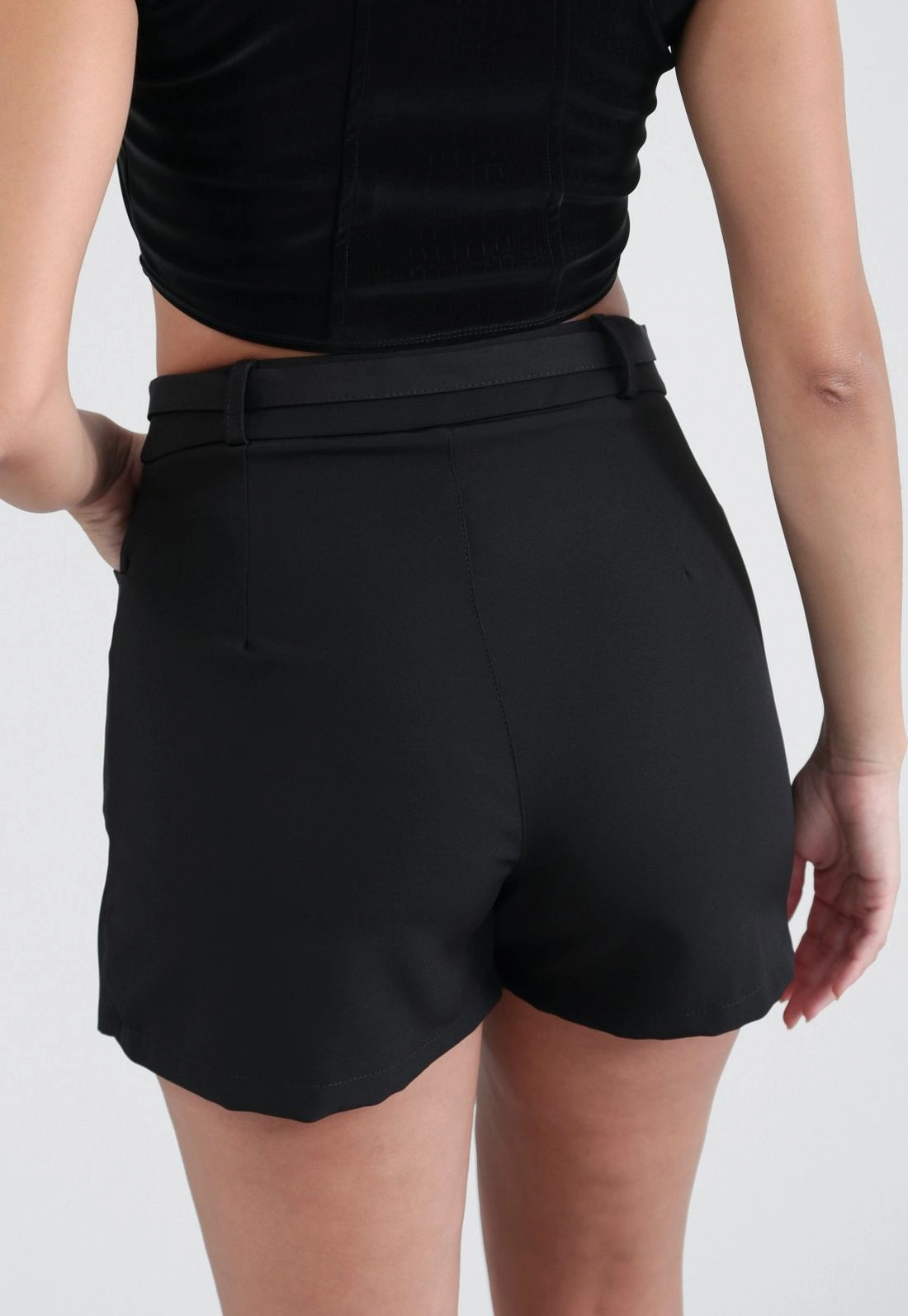 Short Saia Em Alfaiataria Com Cinto