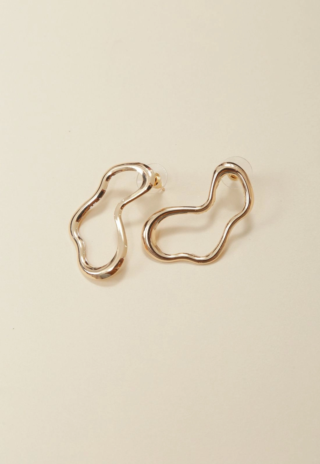 Brinco Oval Organico Pequeno
