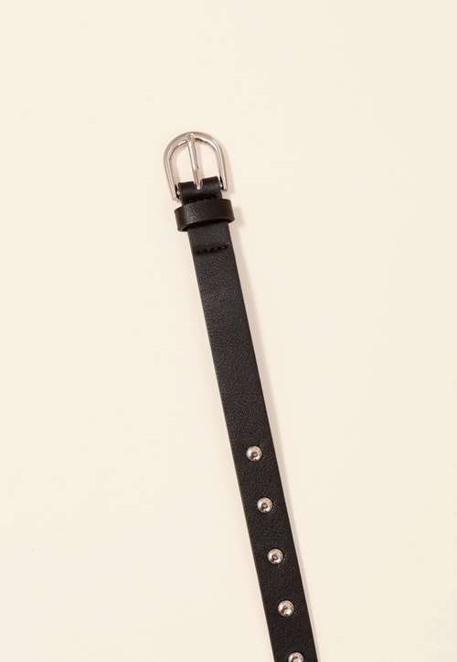 Cinto Fino Com Tachas E Fivela Prata