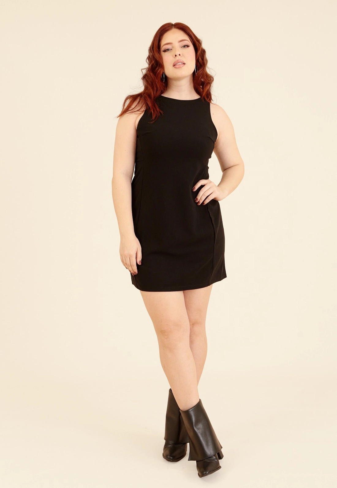 Vestido Curto Em Alfaiataria Sem Manga