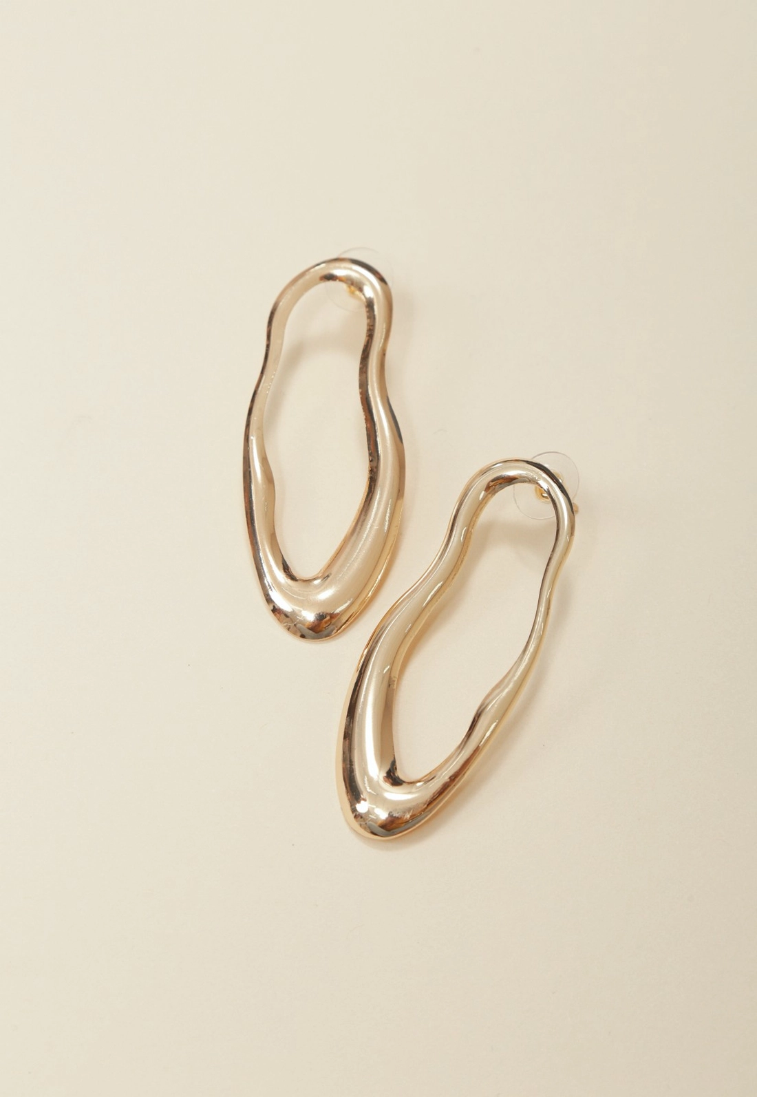 Brinco Oval Organico Grande
