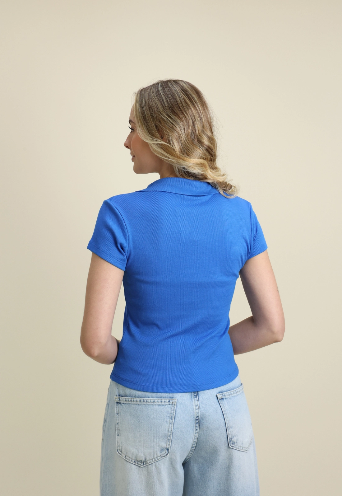 Blusa Polo Em Malha Canelada Manga Curta