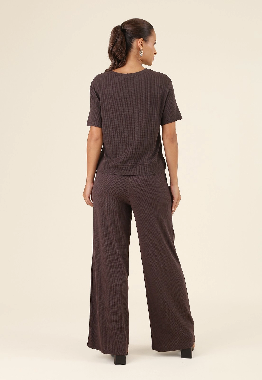Calça Wide Leg Em Malha Texturizada Com Bolso