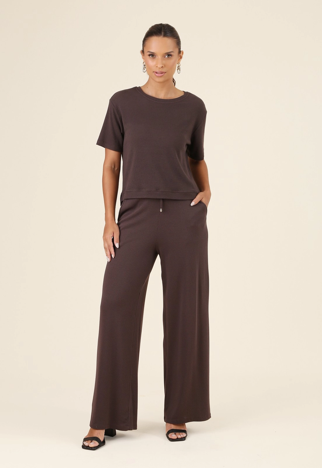 Calça Wide Leg Em Malha Texturizada Com Bolso