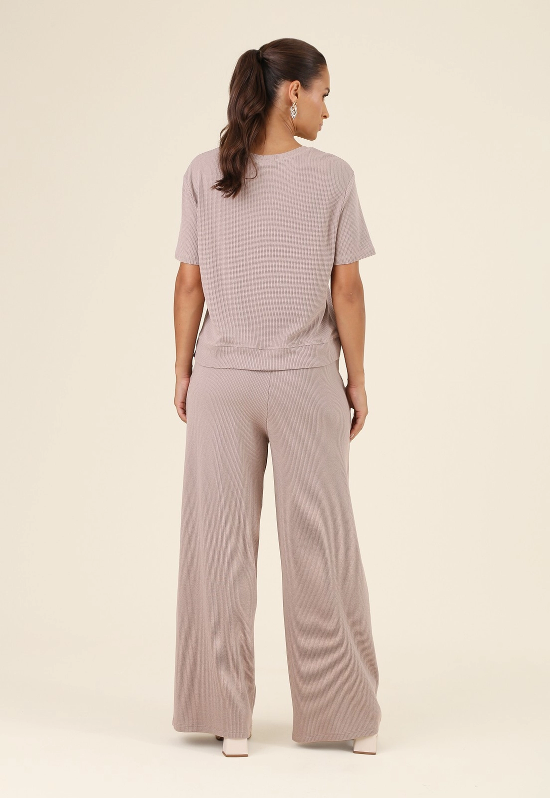 Calça Wide Leg Em Malha Texturizada Com Bolso
