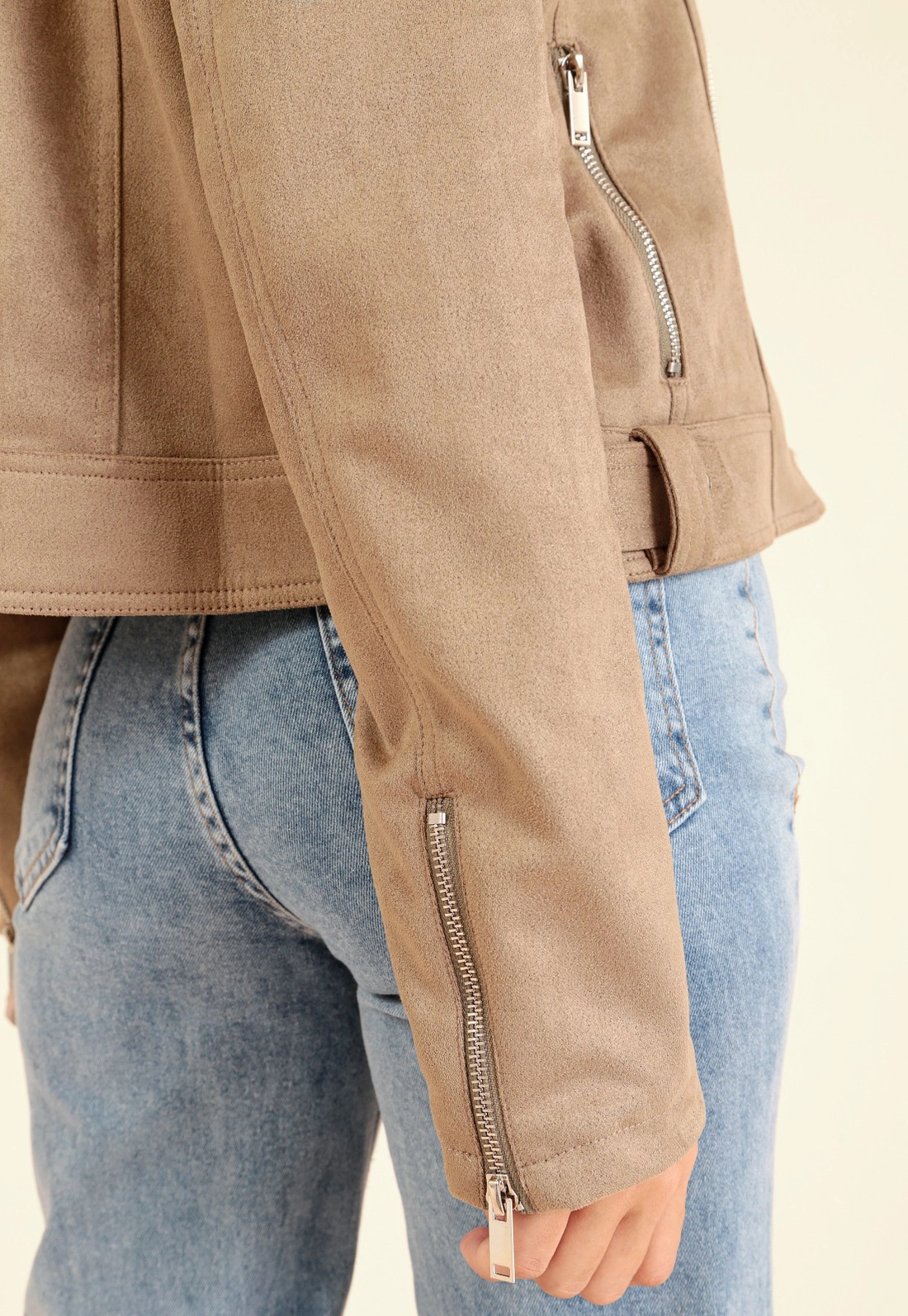 Jaqueta Biker Em Suede Com Zíper E Bolso