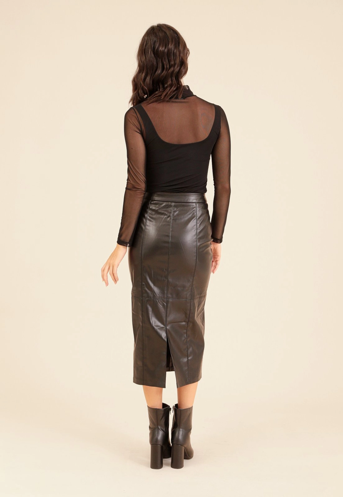 Saia Midi Em PU Com Zíper Lateral