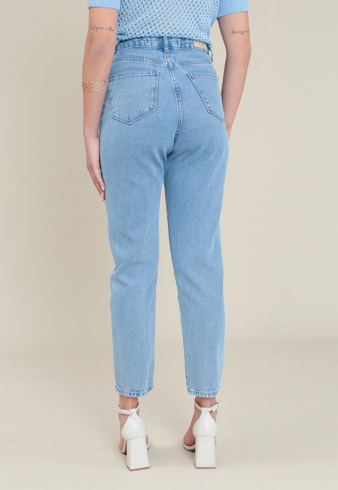 Calça Mom Jeans Com Elastano