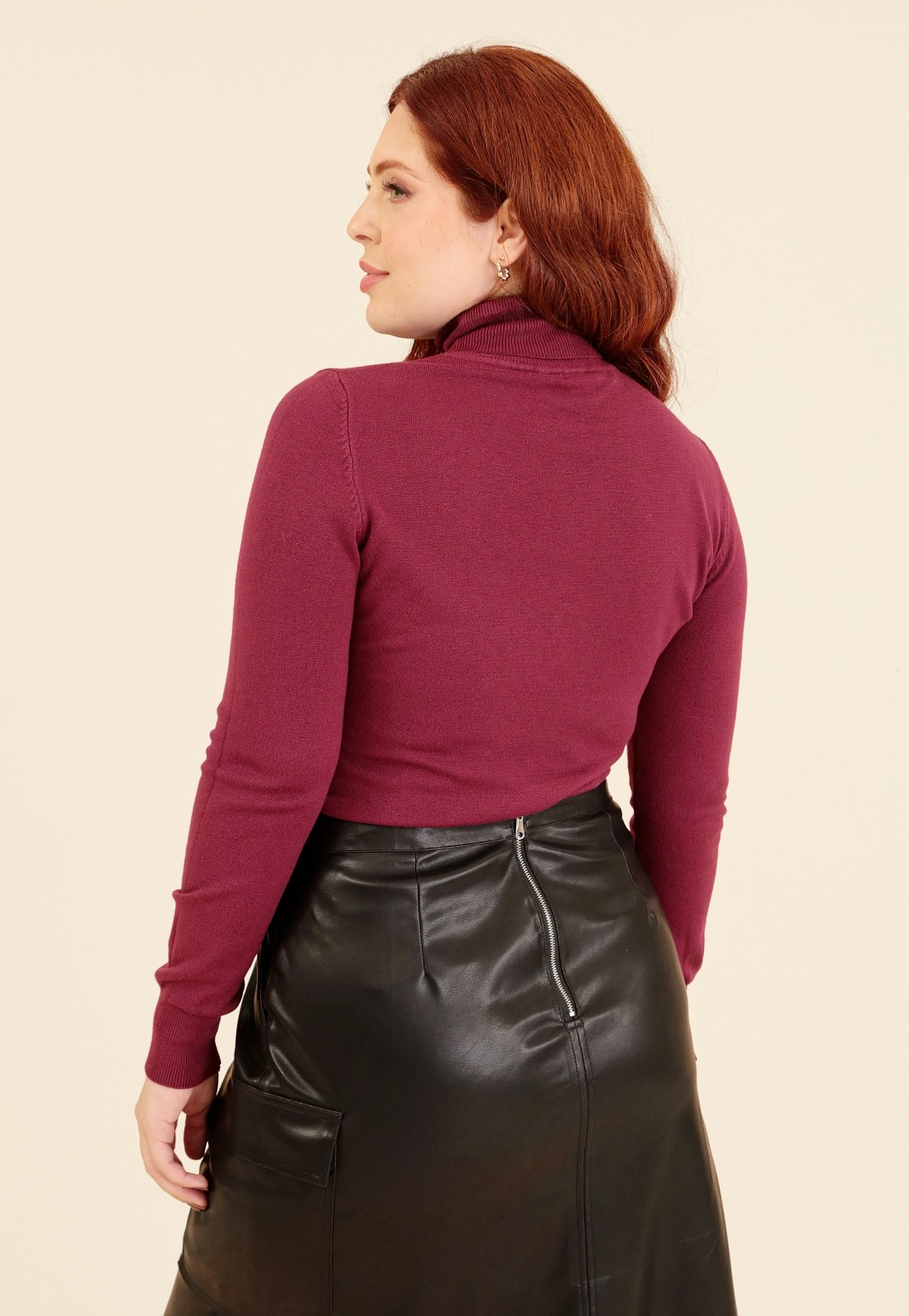 Blusa Tricô Gola Alta Básica