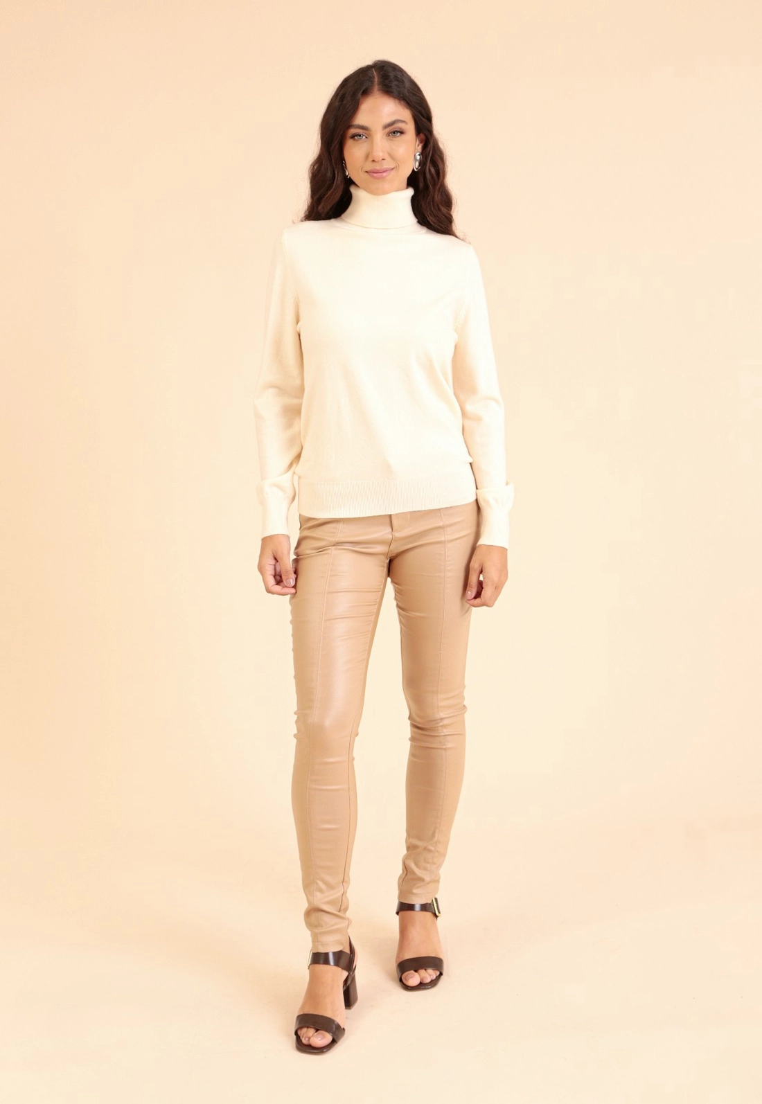 Blusa Tricô Gola Alta Básica