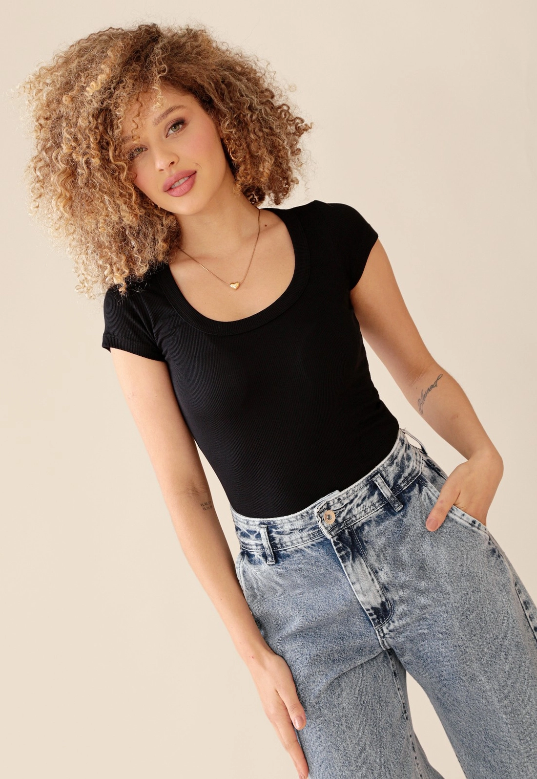 Blusa Básica Em Ribana Manga Curta