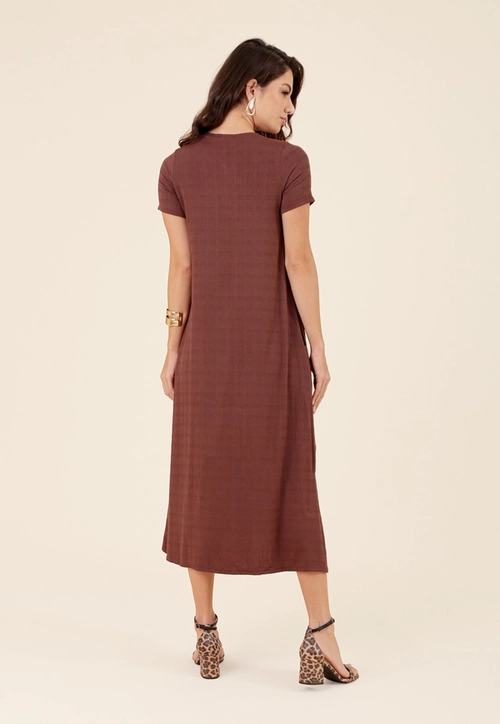 Vestido Midi Em Malha Texturizada Manga Curta